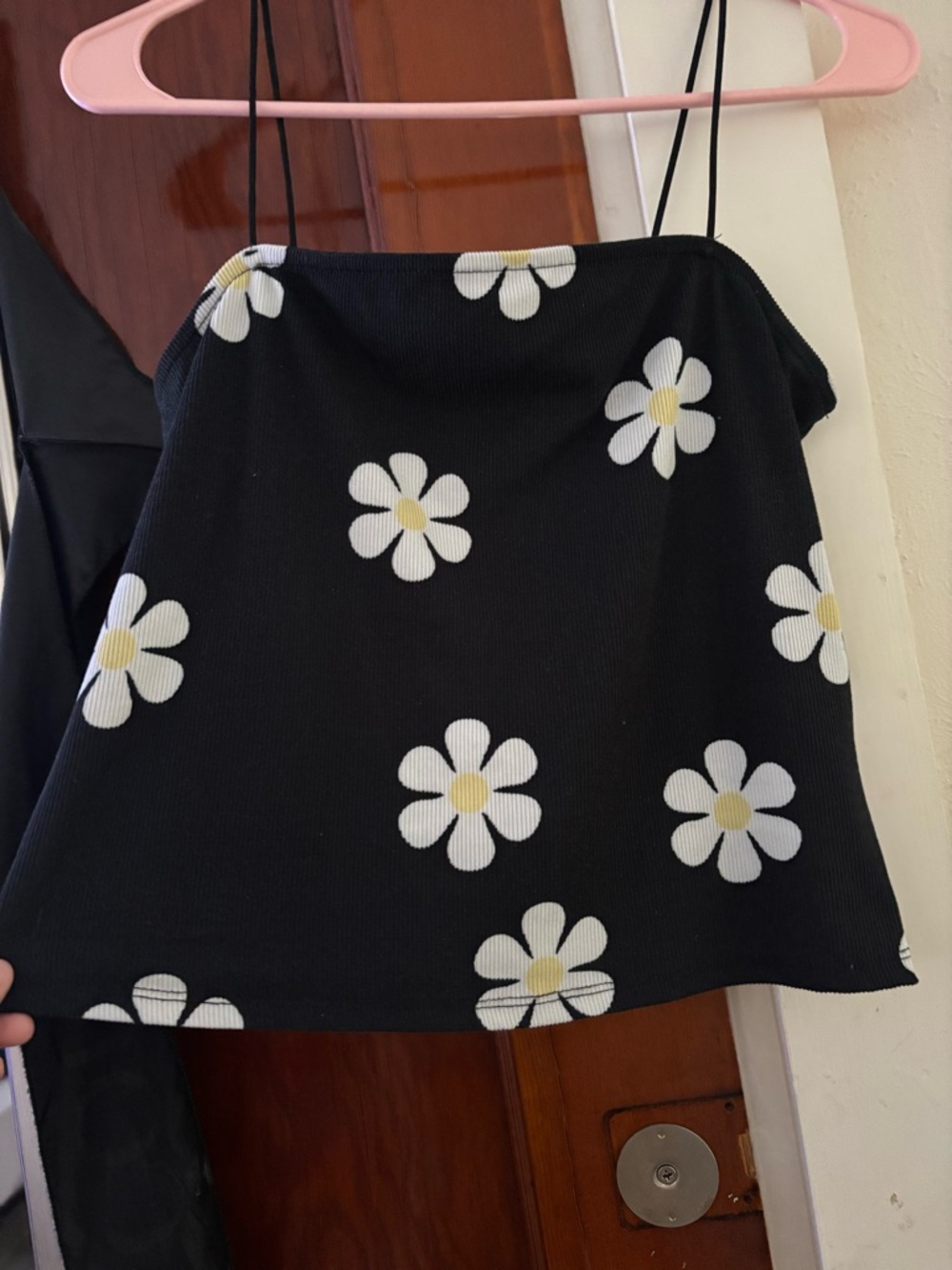 Black Daisy Print Spaghetti Strap Cropped Tank